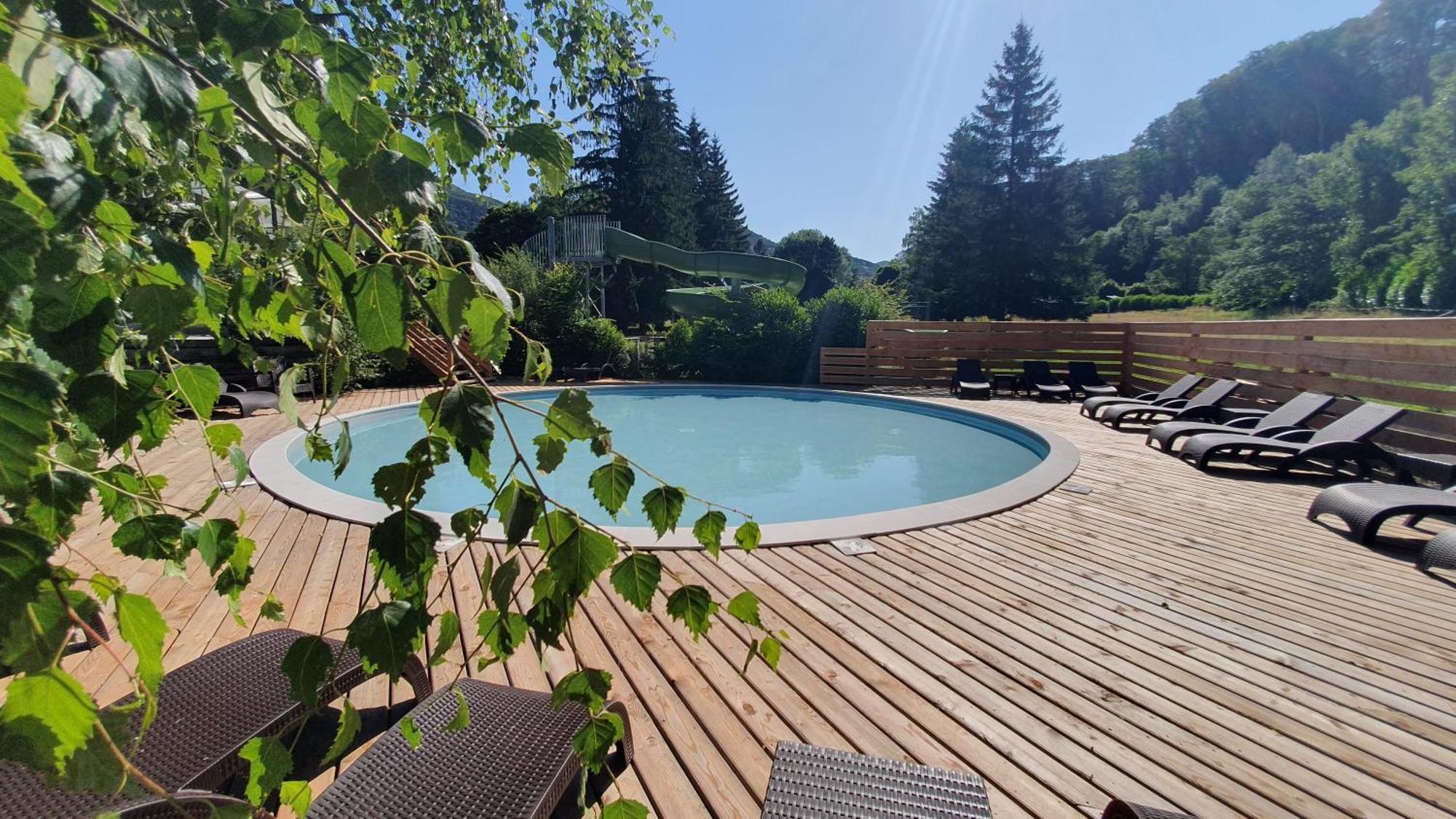 Camping Les Vernieres La Bourboule Sancy Dış mekan fotoğraf